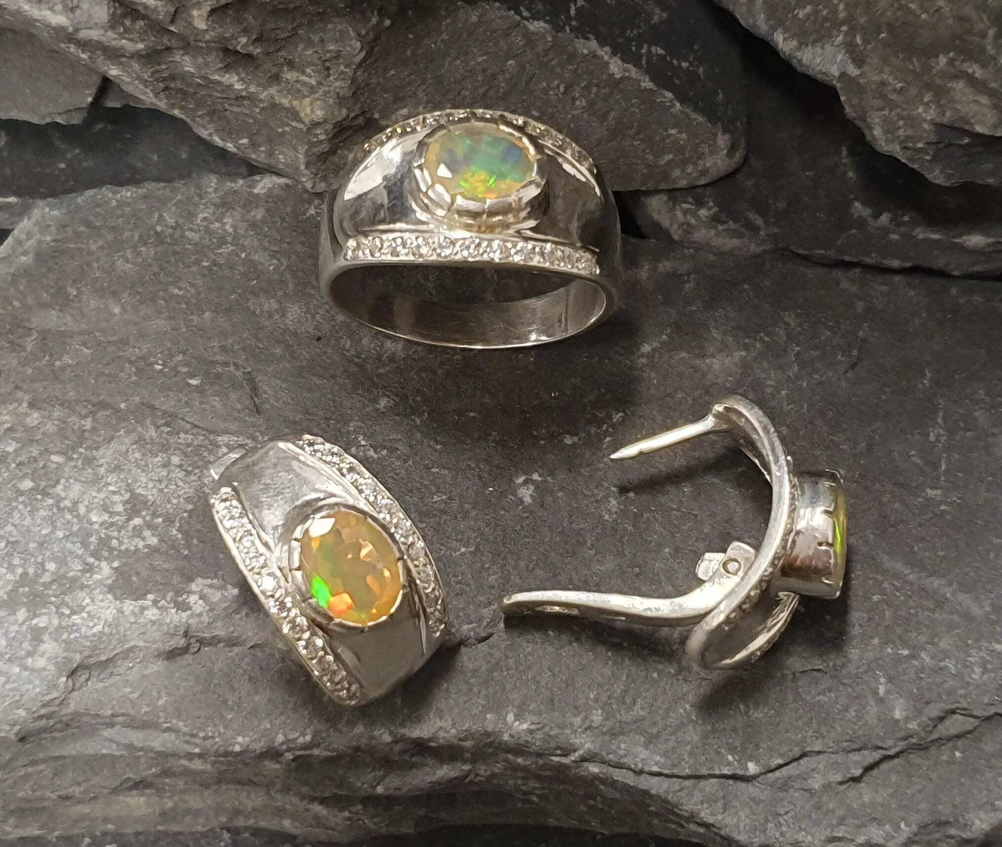 Chunky Opal Ring - Fire Opal Ring - Wide Vintage Band