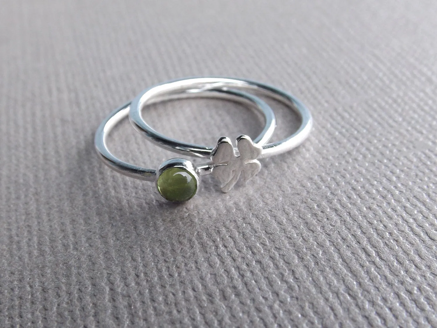 Clover & Peridot Lucky Ring Set,Minimalist Rings,Stacker Rings,Lucky Stacking Rings,Clover Jewelry Ring,Rings,Modern Minimalist Fashion