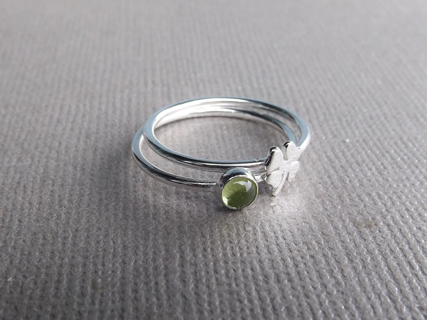 Clover & Peridot Lucky Ring Set,Minimalist Rings,Stacker Rings,Lucky Stacking Rings,Clover Jewelry Ring,Rings,Modern Minimalist Fashion