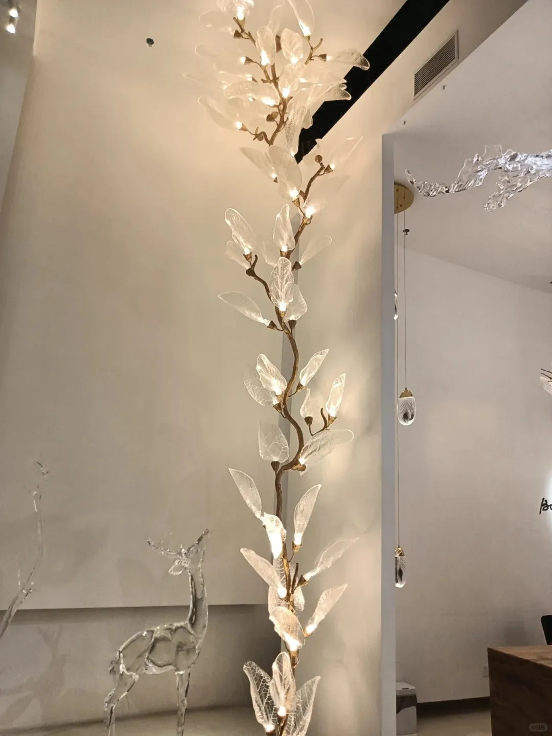 Creative Bionic Resin Leaves Chandelier for Living Room/Dining Room/Staircase