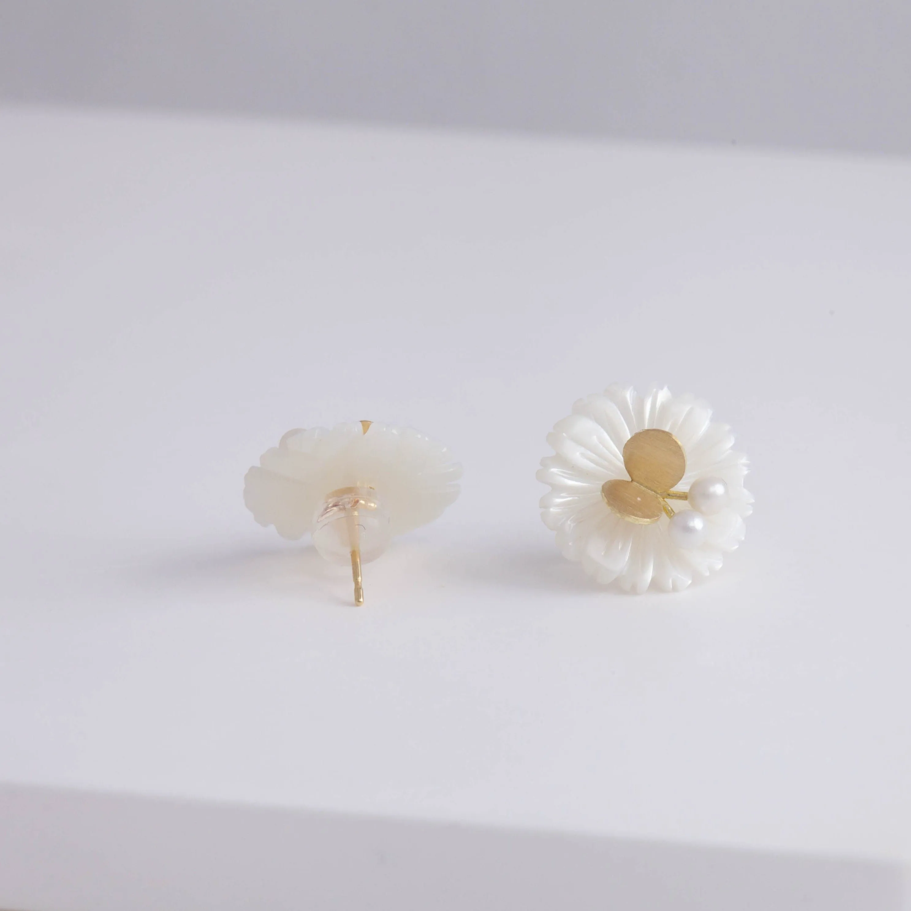 Daisy pearl butterfly earrings