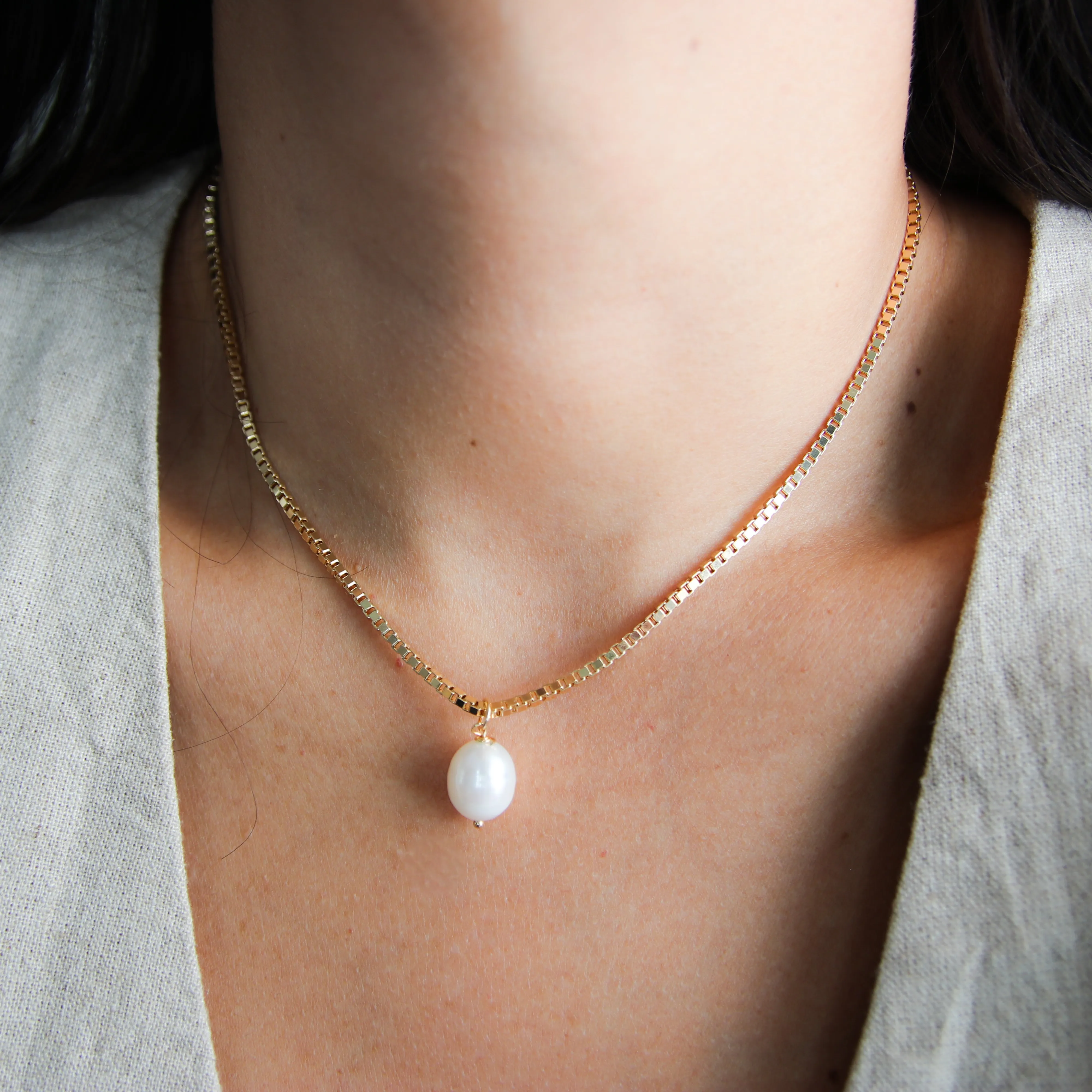 Dangling Pearl Box Chain Necklace