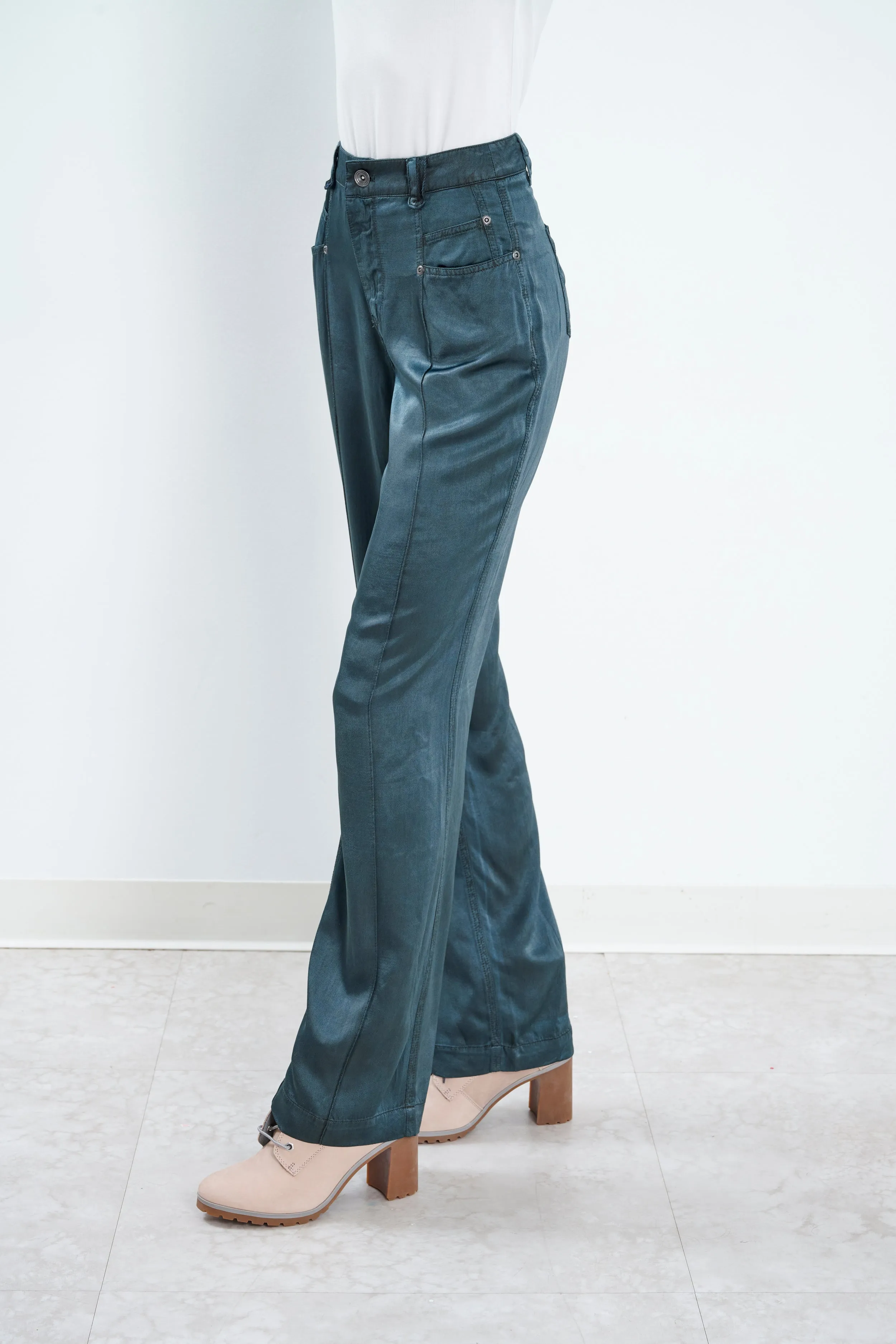 Lazuli Relaxed Straight Leg Pant