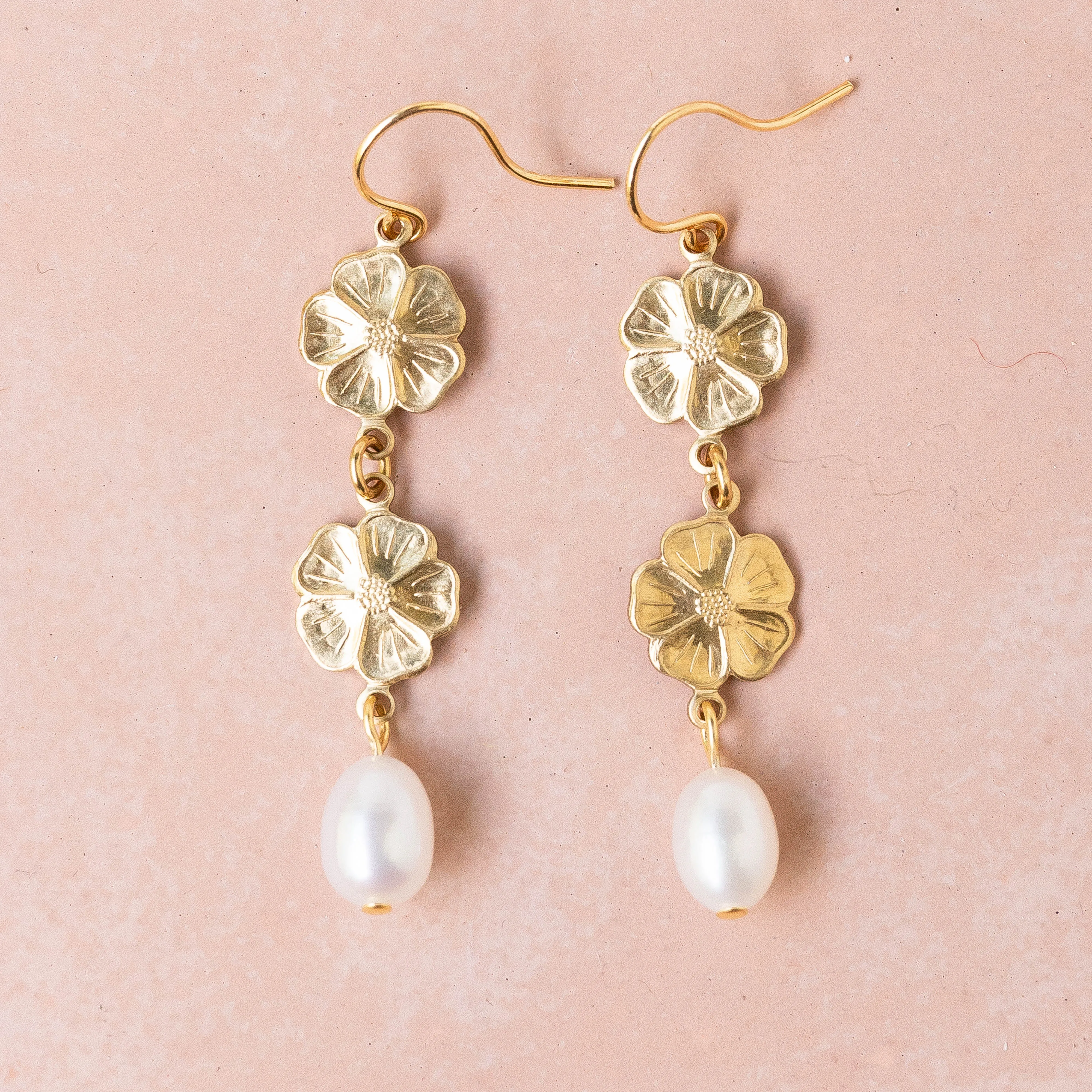 Pearl and two flower dangle - WS