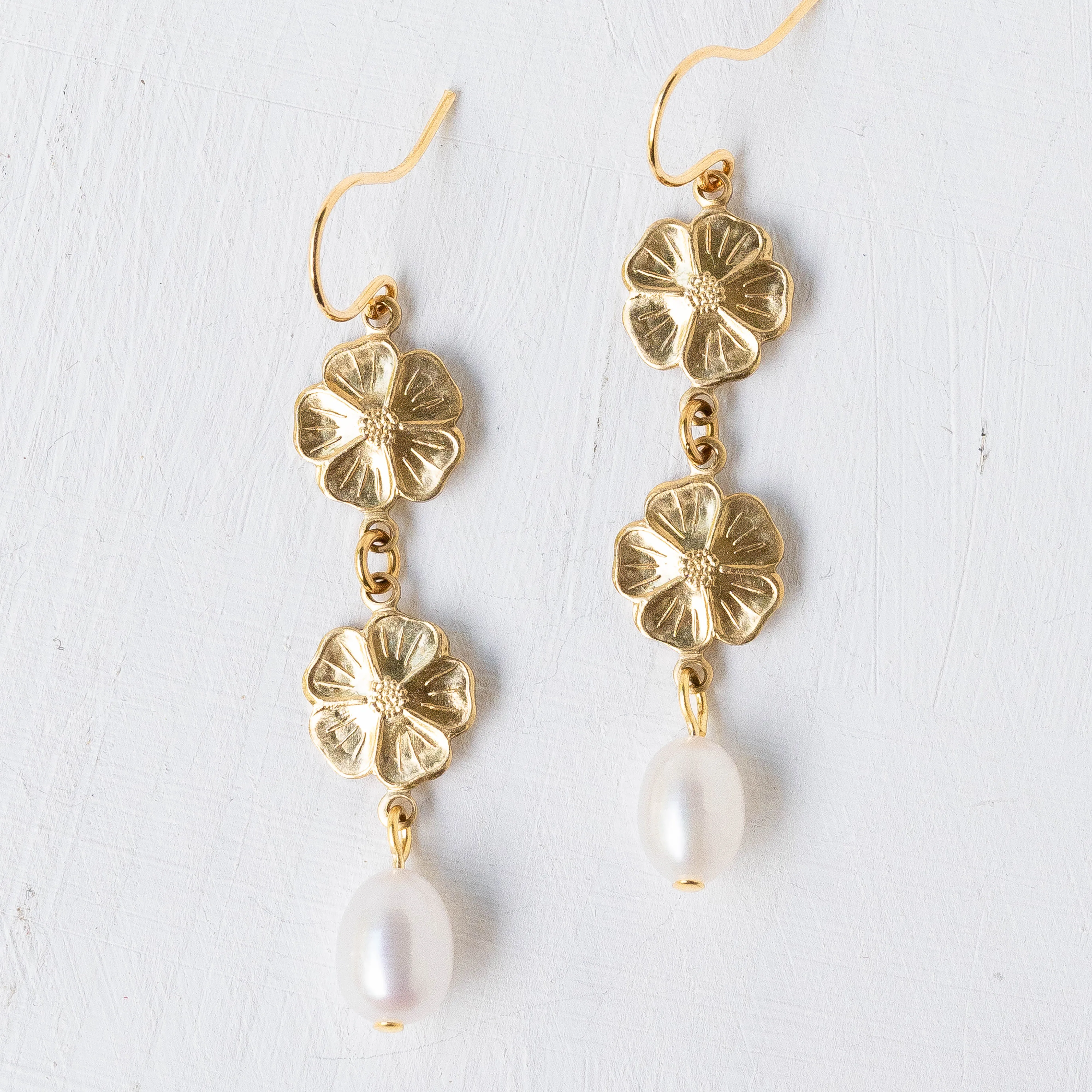 Pearl and two flower dangle - WS